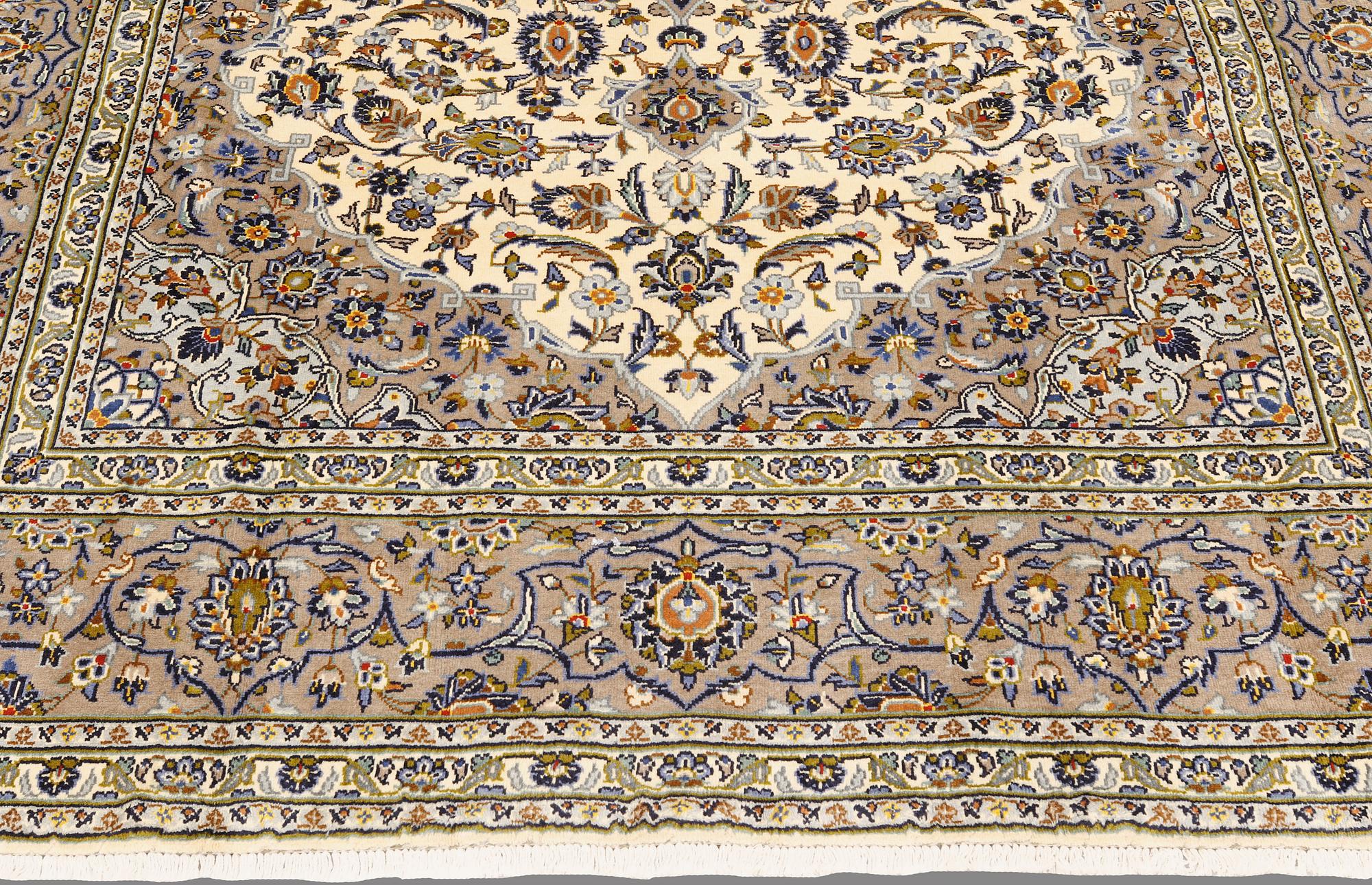 Carpet, Keshan, 293 x 210 cm.