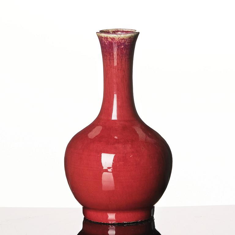 A flambe glazed vase, Qing dynasty, 19th Century.