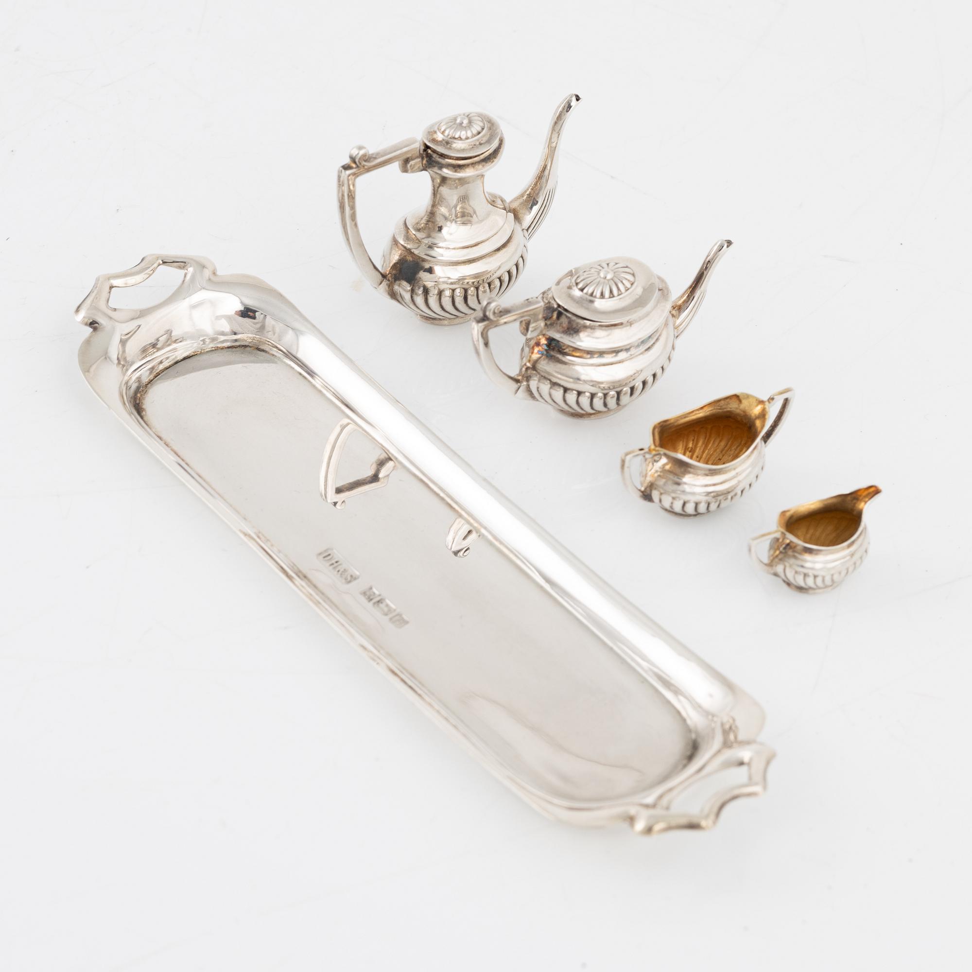 A Miniature Georgian Style Silver Tea- and Coffee set, mark of David Hollander & Son, Birmingham 1976 (5 pieces).