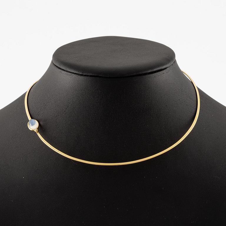 Vivianna Torun Bülow-Hübe, a necklace, 18K gold set with a moonstone, Jakarta.
