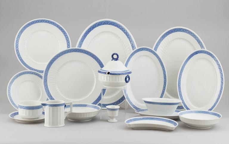 ARNOLD KROG, servis, 45 delar, porslin. "Blå Vifte", Royal Copenhagen, Danmark, 1900-talets andra hälft.