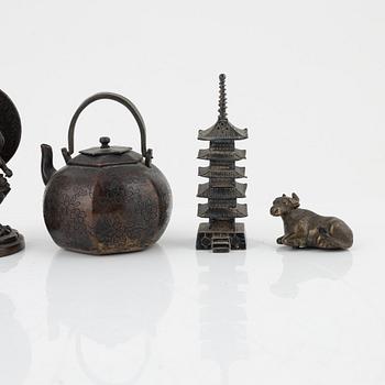 A group of bronze and metal miniatures, seven pieces, some Japanese, Meiji period (1868-1912).