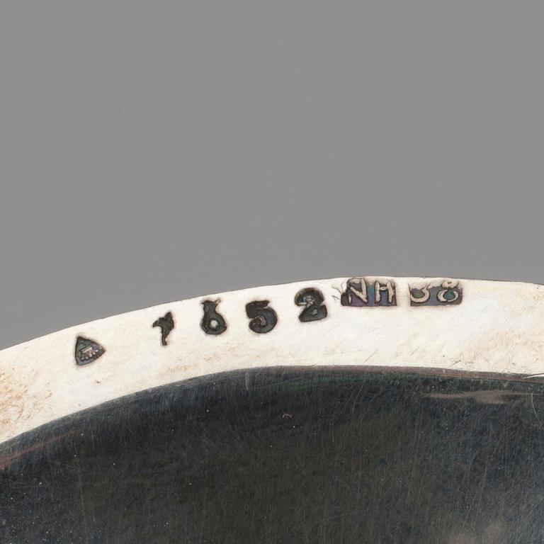 SERVERINGSFAT, silver, möjligen Rumänien. Vikt 820,2 g.