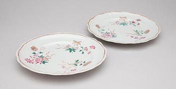 TALLRIKAR, ett par, porslin, Kina, Qianlong (1736-1796).