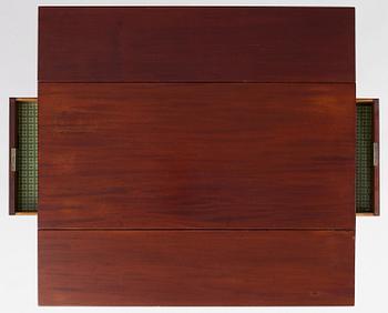 A late gustavian mahogny table.