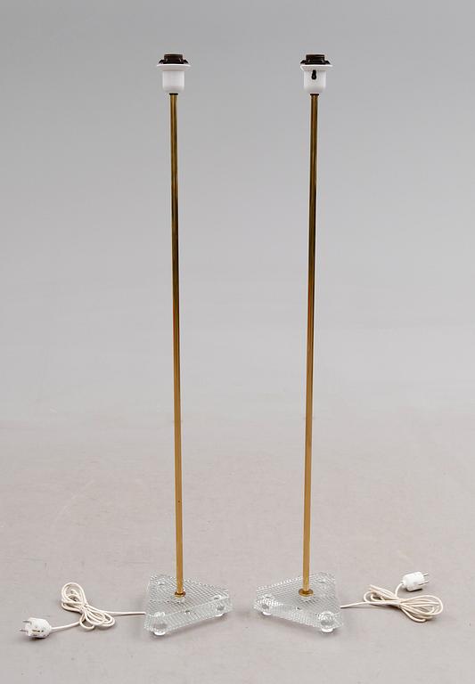 GOLVLAMPOR, 1 par, 1900-talets andra hälft.