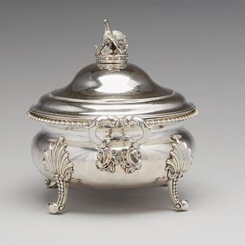 An English mid 18th century silver tureen, mark of Peter Archambo II and Peter Meure, London 1753.