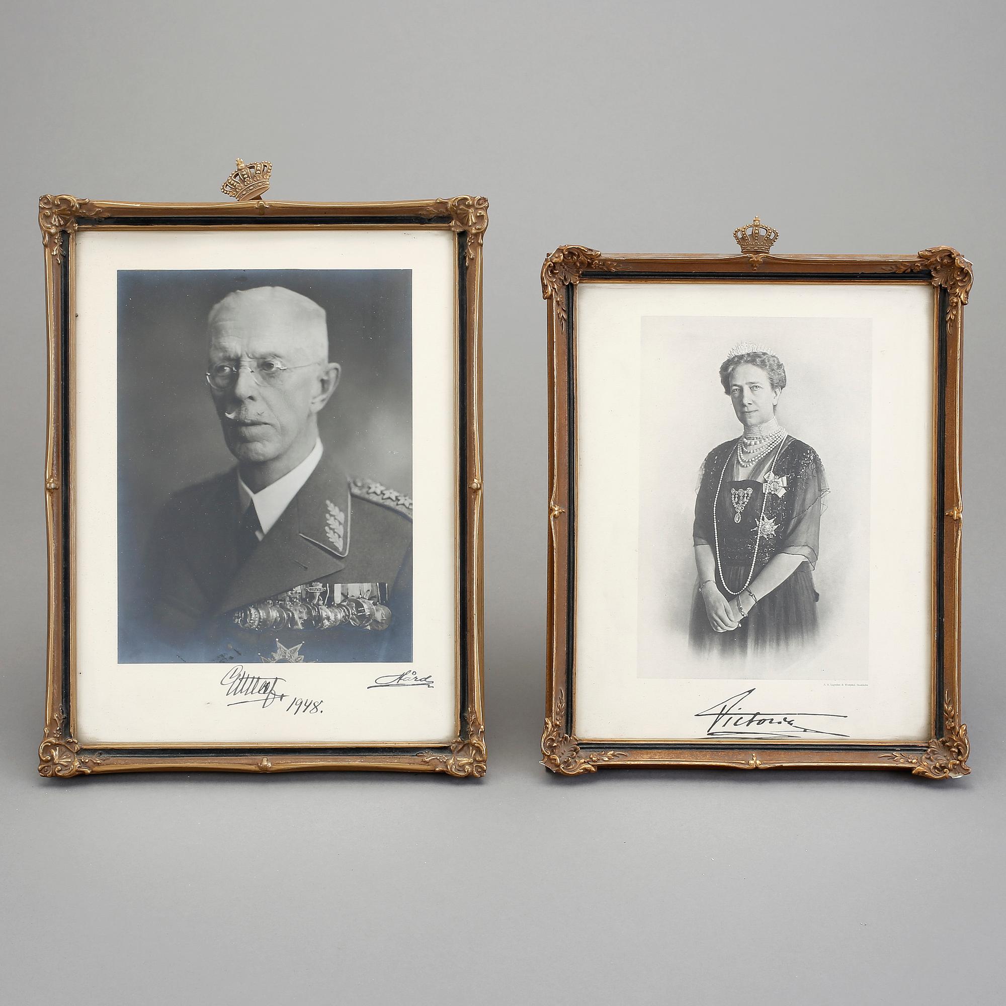 KUNGLIGA FOTOGRAFIER, 2 st, 1900-tal, signerade, varav ett daterat 1948.
