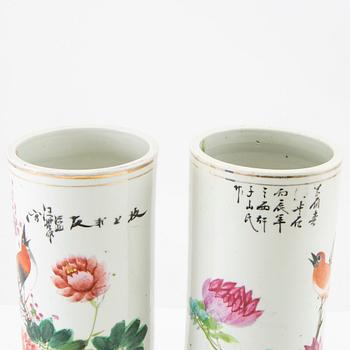 A set of two Chinese vases, 20th century.