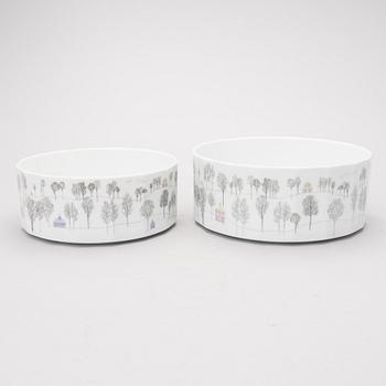 A 53 piece "Winterreise" & "Polygon"  dinner/coffee set by Rut Bryk and Tapio Wirkkala for Rosenthal. Late 20th century.