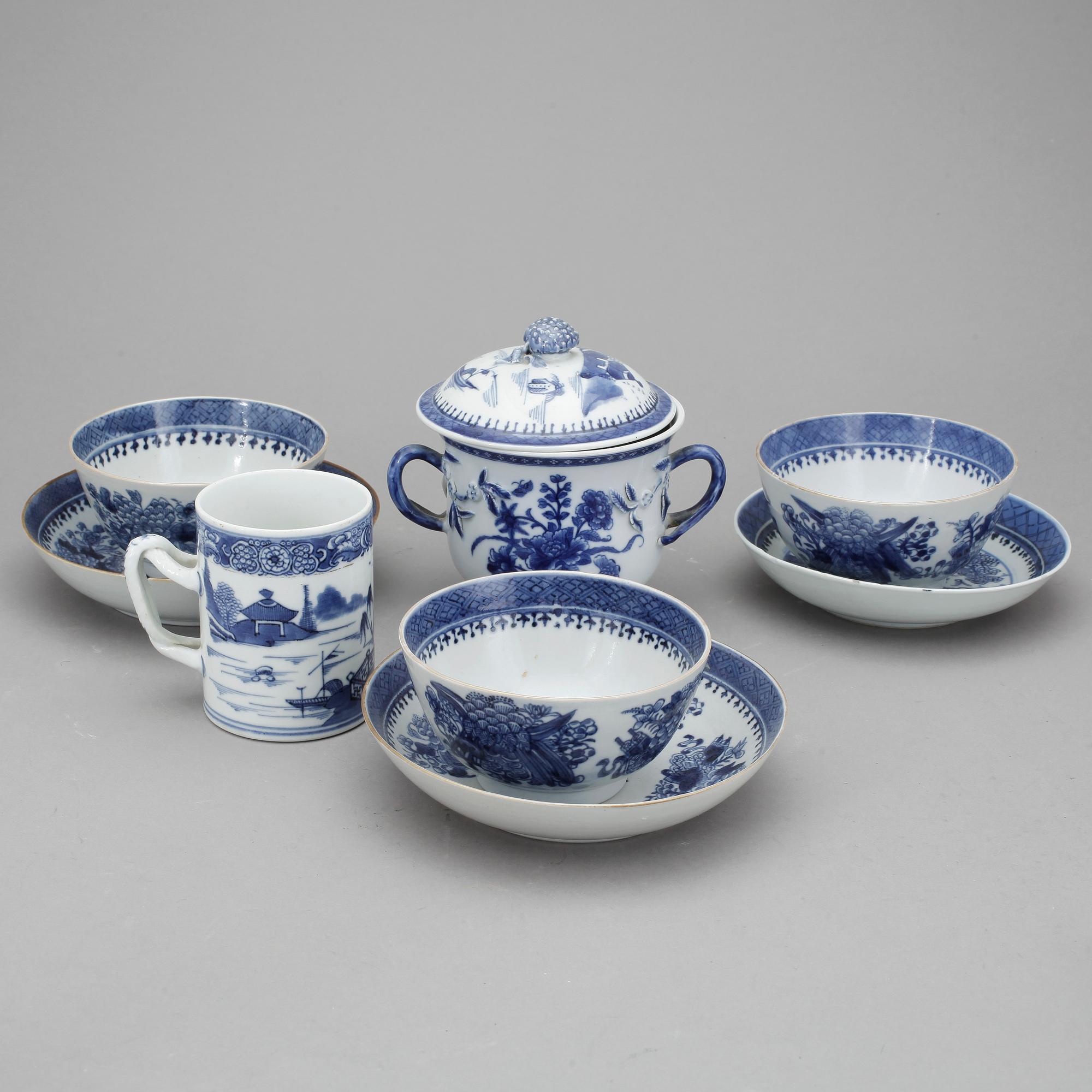 SERVISDELAR, 5 st, kompaniporslin. Qing dynastin, mestadels Jiaqing (1796-1820).
