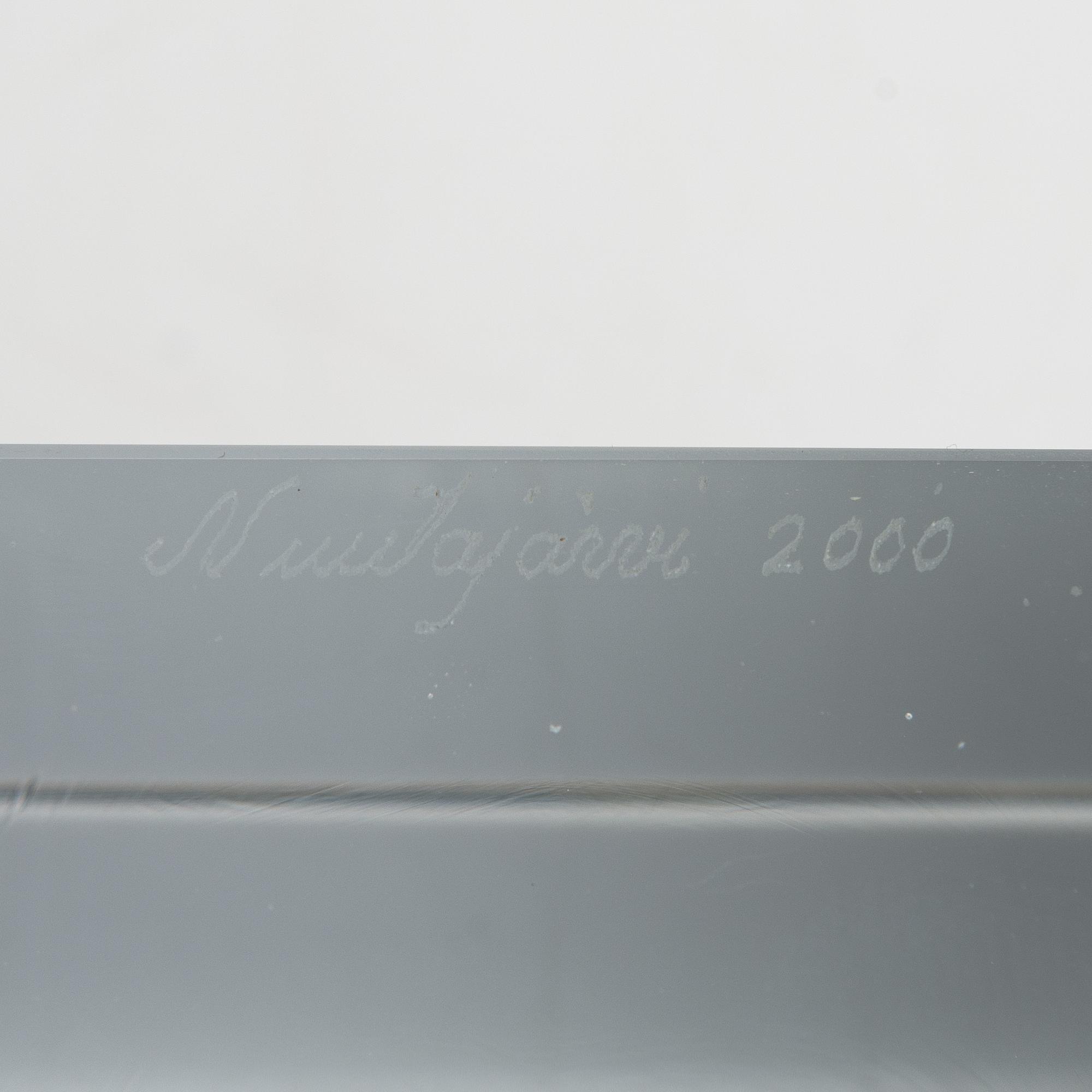 Oiva Toikka, annual glass cube 2000, signed Oiva Toikka Nuutajärvi 2000, 528/2000.
