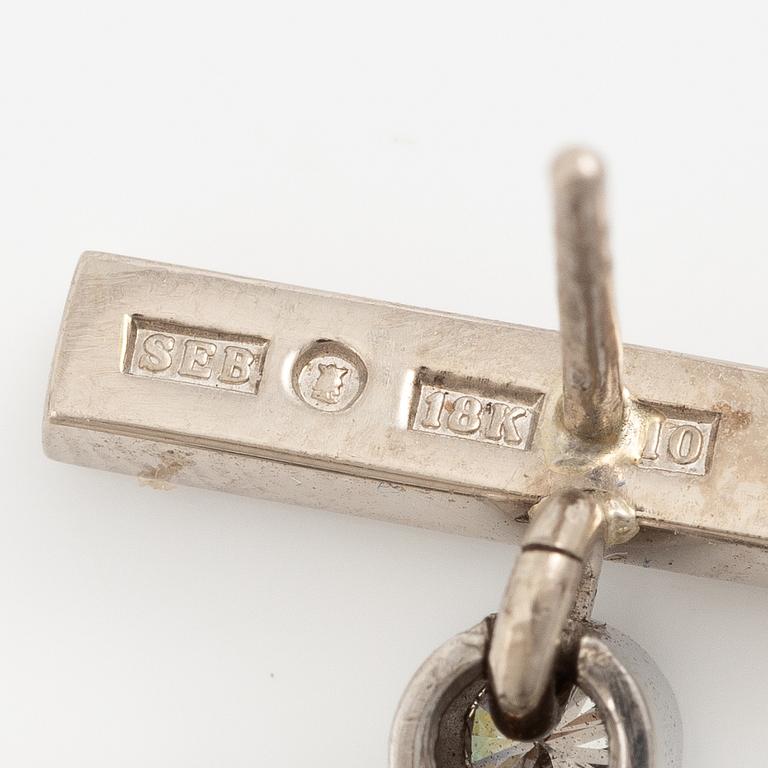 Sebastian Schildt, earrings, a pair, 18K white gold with chrysoprase and brilliant-cut diamonds.