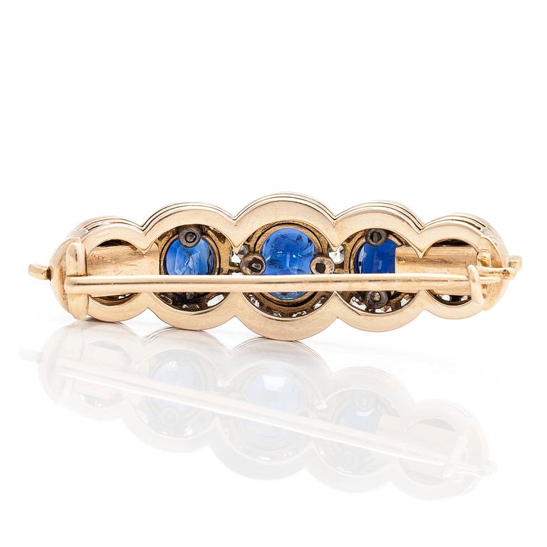 Rintaneula, 14K kultaa, safiireja ja vanhahiottuja timantteja.