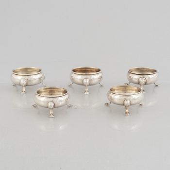 Saltkar, 5 st, silver, England omkring 1700-talets mitt.