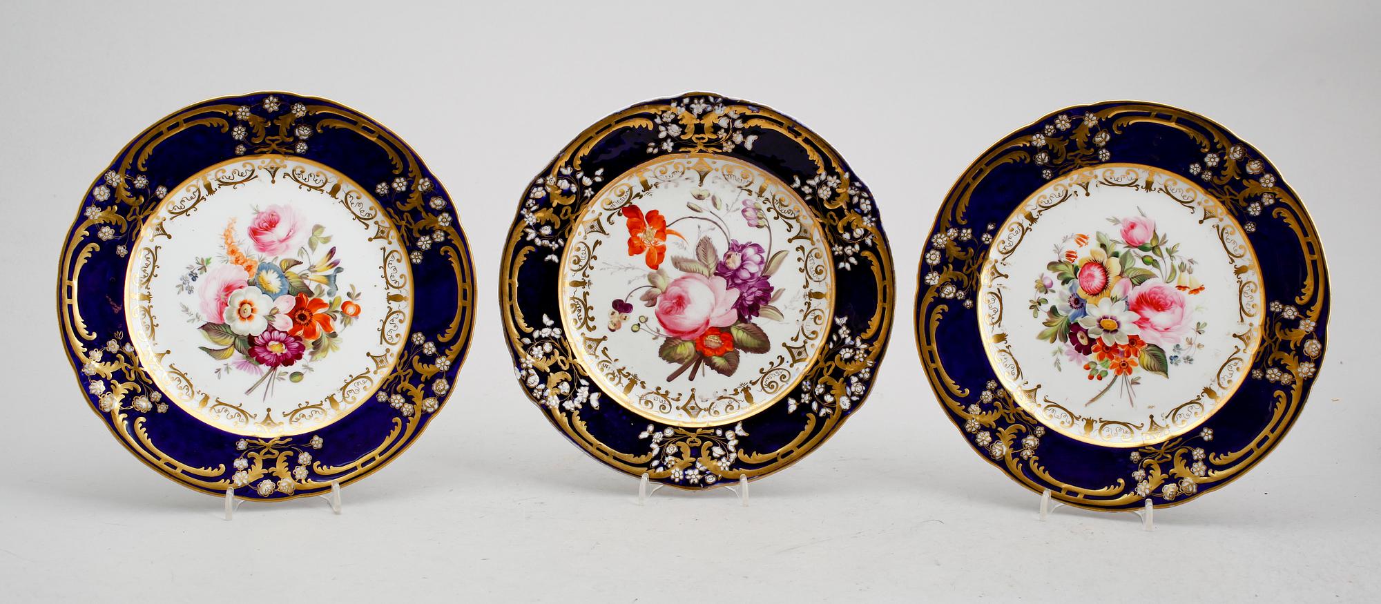 TALLRIKAR, 3 st, Davenport, 1800-talets första hälft.