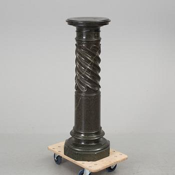 A MARBLE PEDESTAL, late 19th century.
