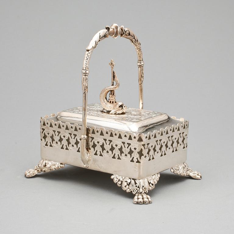 SERVETTSTÄLL SAMT SMÖRASK, vitmetall, WMF, 1900-talets början.