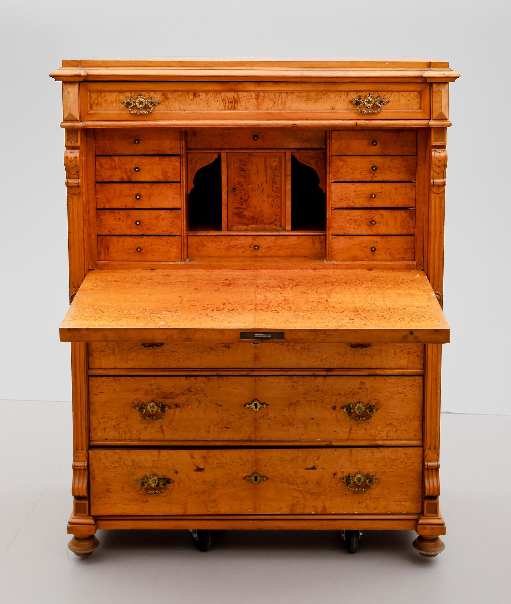 CHIFFONJÉ, sent 1800-tal.