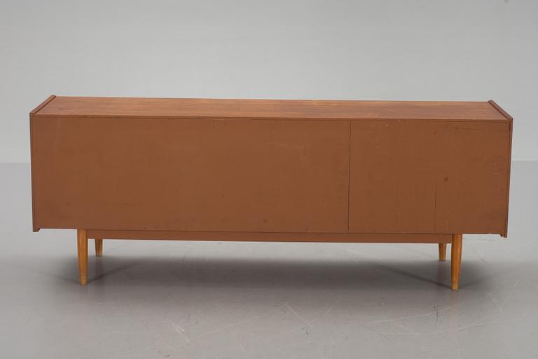 SIDEBOARD, "Trio", Nils Jonsson, Troeds, 1900-talets andra hälft.