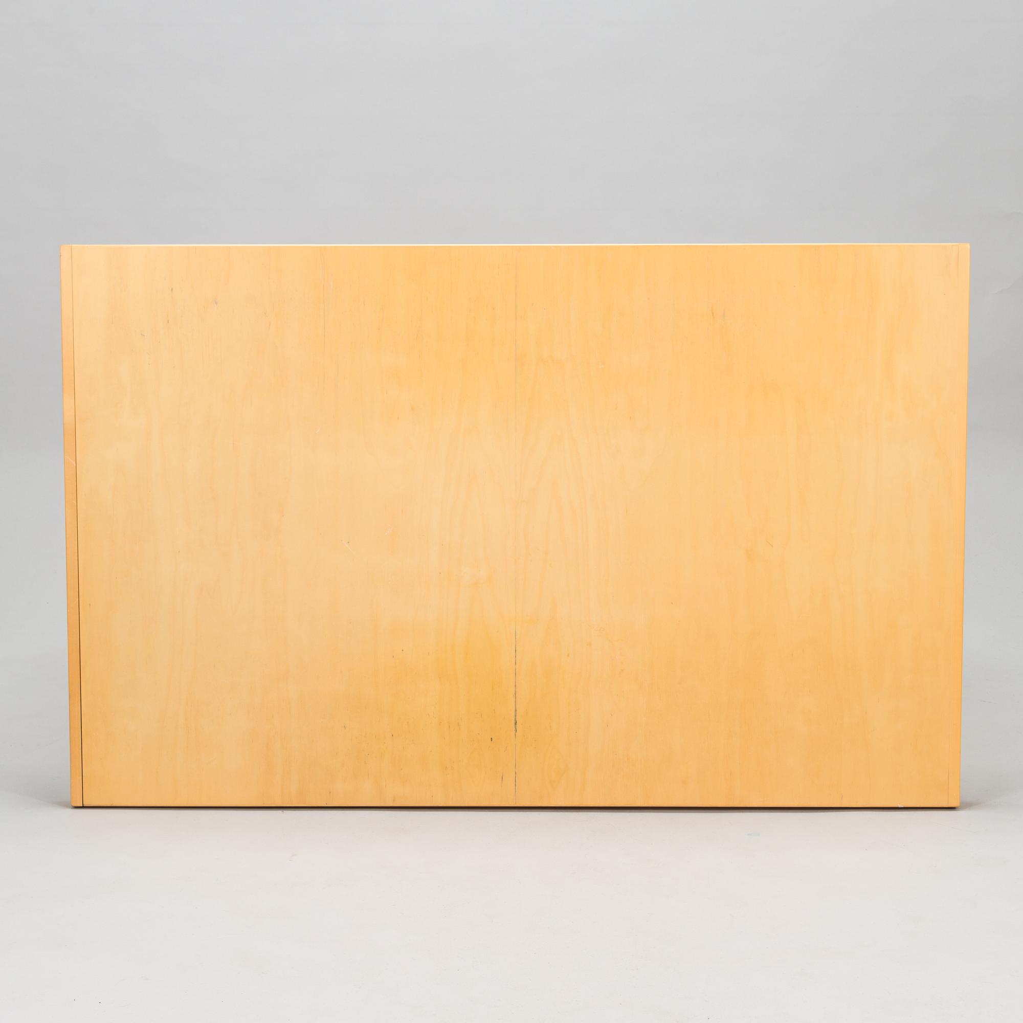 Alvar Aalto, a late 20th century 'H97' dining table for Artek.