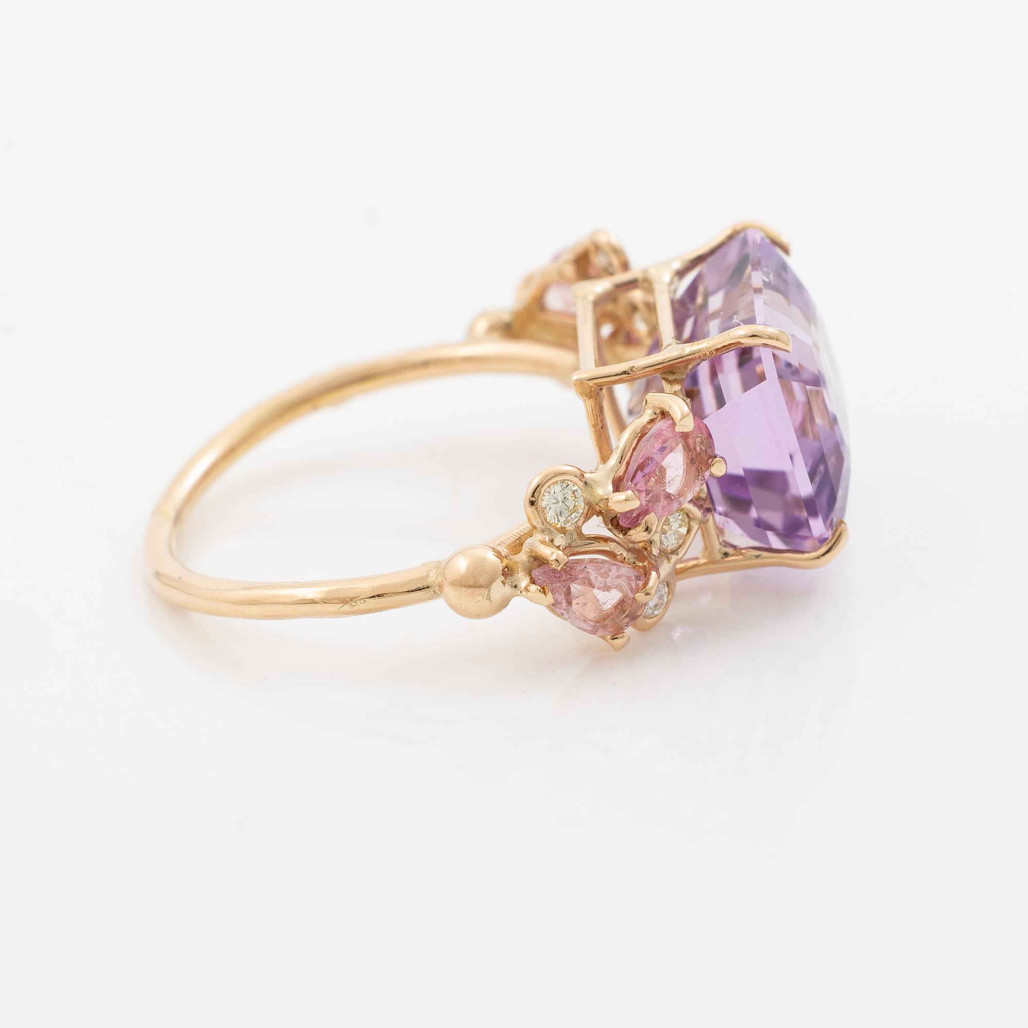Ring, Mandelstam, 18K gold with kunzite, brilliant-cut diamonds and tourmalines.
