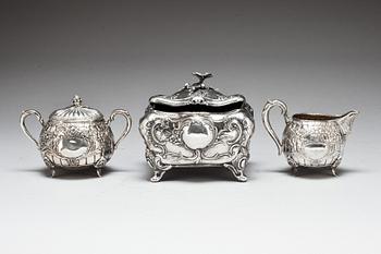 PARTI SILVER, 3 delar, silver.  Utländska stämplar. 1900-tal. Vikt ca 768 g.