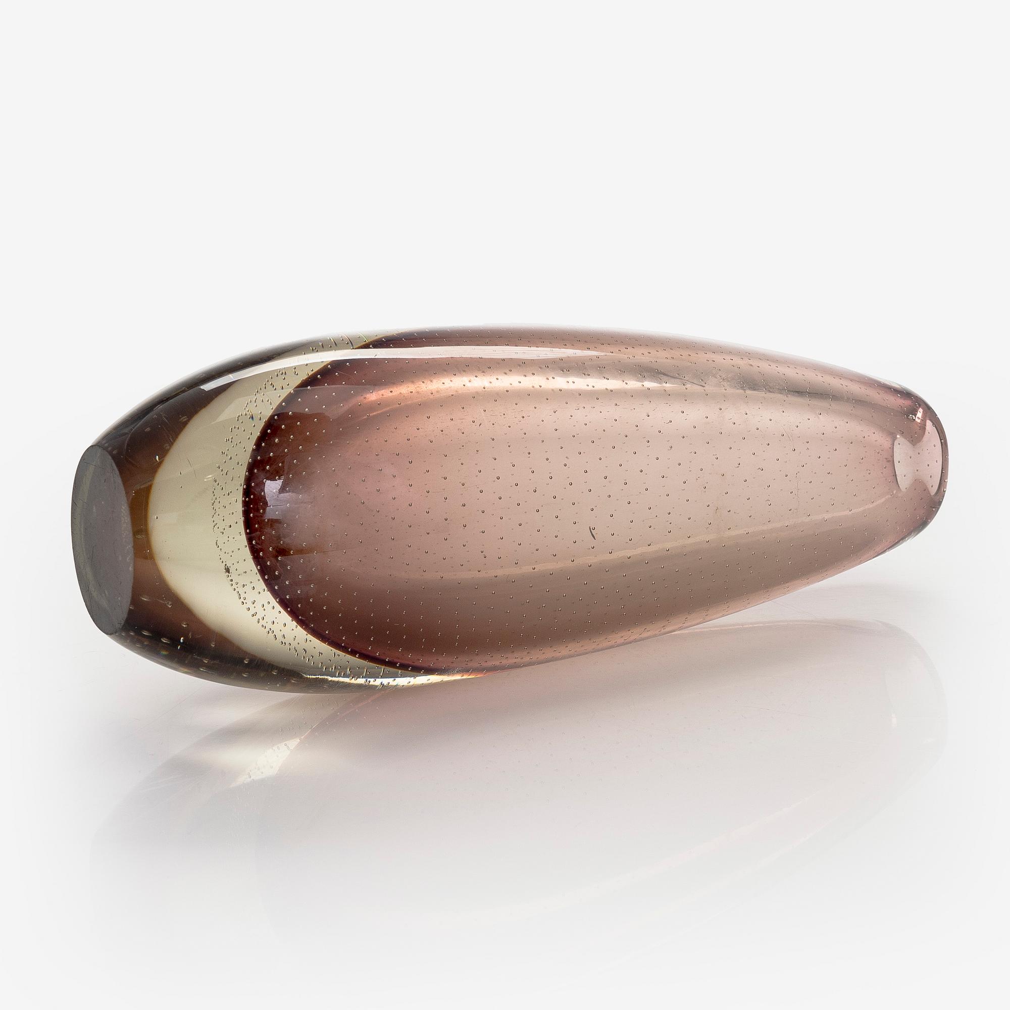 Gunnel Nyman, A glass vase, model 'GN 26', signed Gunnel Nyman Nuutajärvi Notsjö.