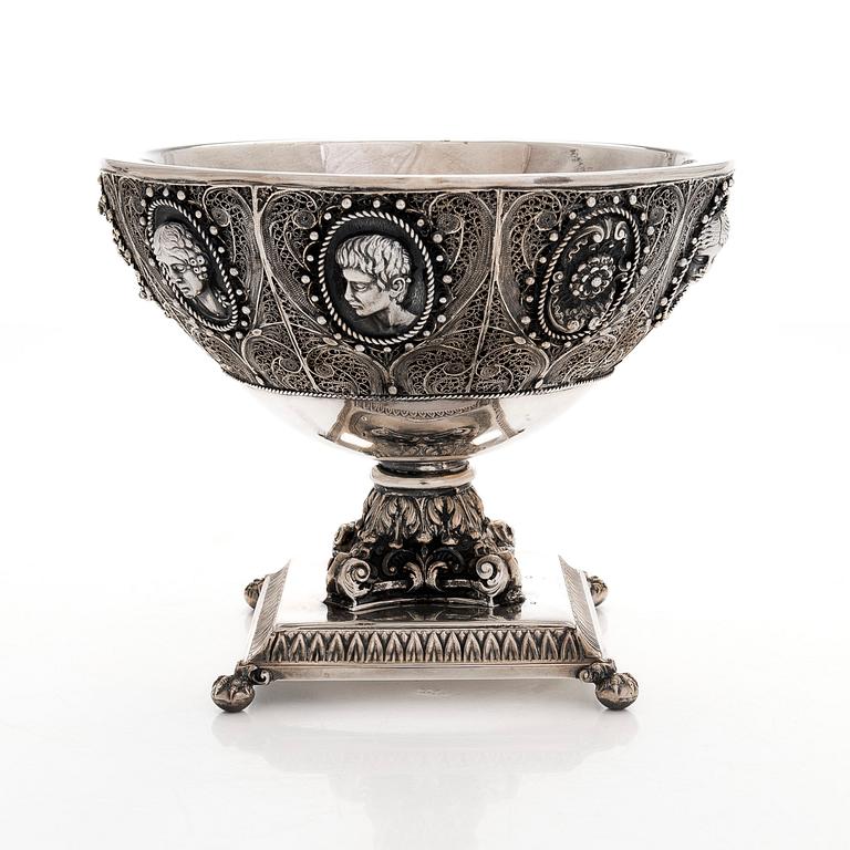 Skål på fot, silver, Spanien, efter 1934.