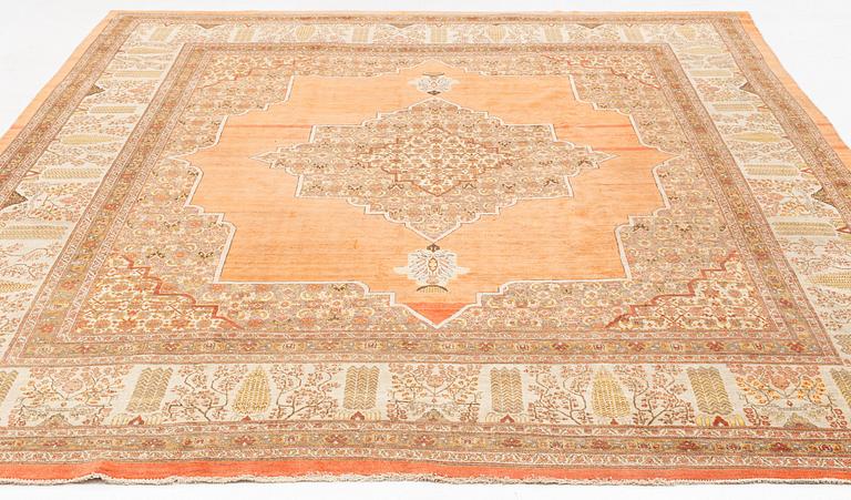 An antique 'Haj Jalili' Tabriz carpet, ca 375 x 303 cm.