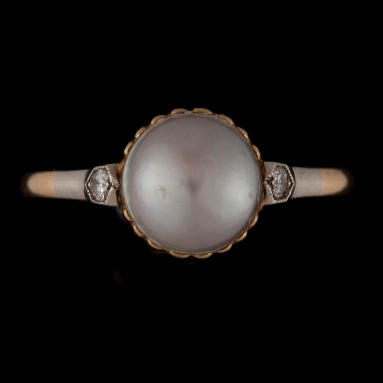RING och ÖRHÄNGEN, 18K guld, pärlor, diamanter. Vikt totalt ca 7,2 g.