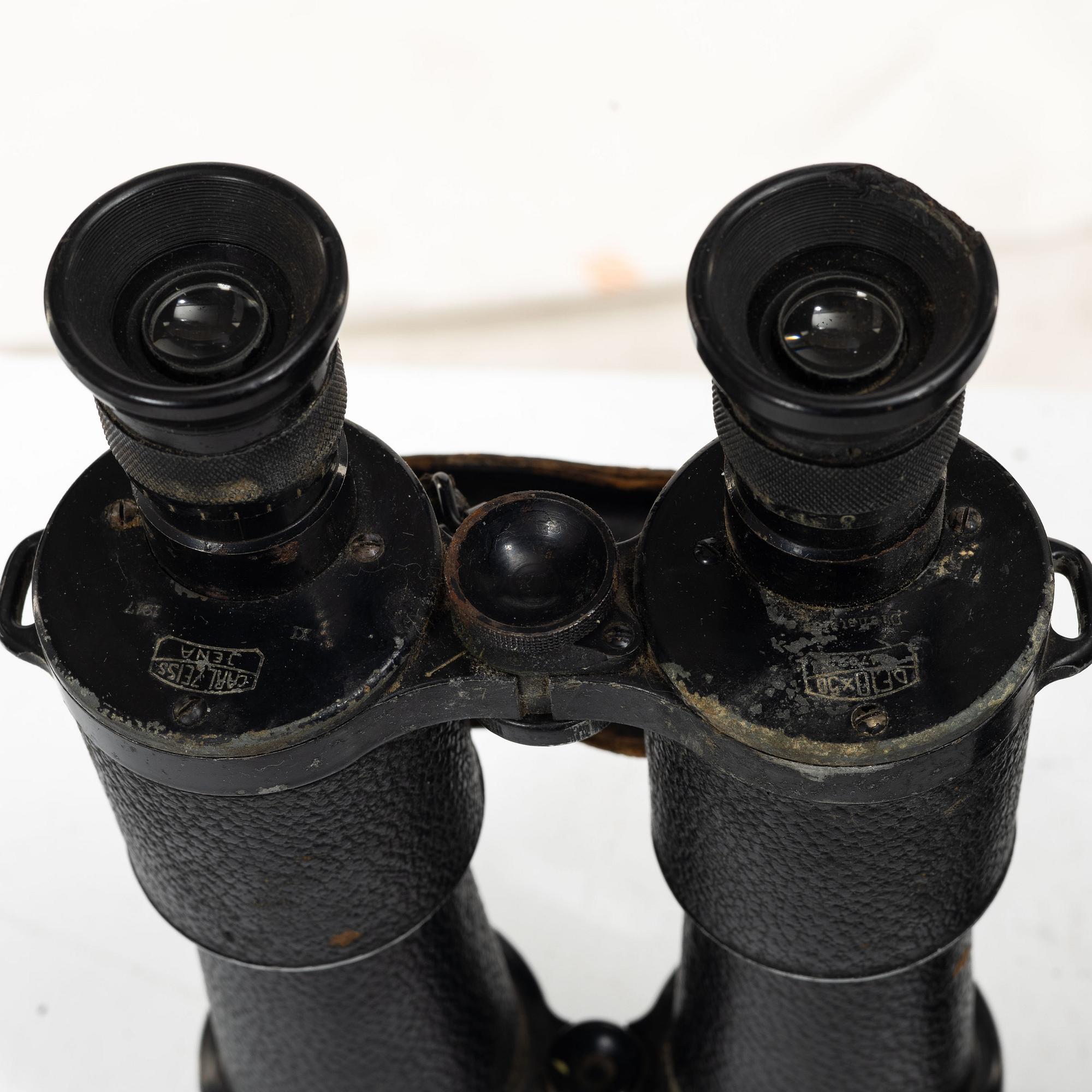 Kikare 2 st, Carl Zeiss Jena DE 10x50 samt en fransk 1800-talskikare.
