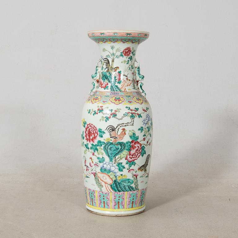 Floor vase China circa 1900 porcelain.