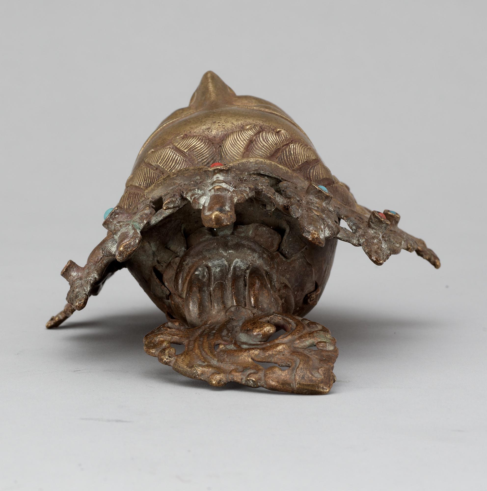 BUDDAHUVUD, brons med stenar. Troligen Nepal.