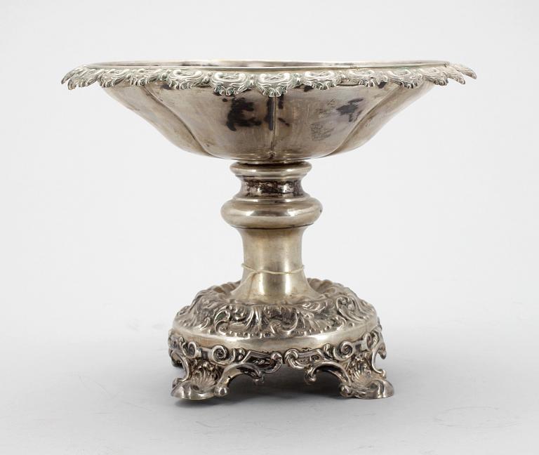SKÅL PÅ FOT, silver, Gustav Möllenborg, Stockholm, 1844. Vikt 355 g.