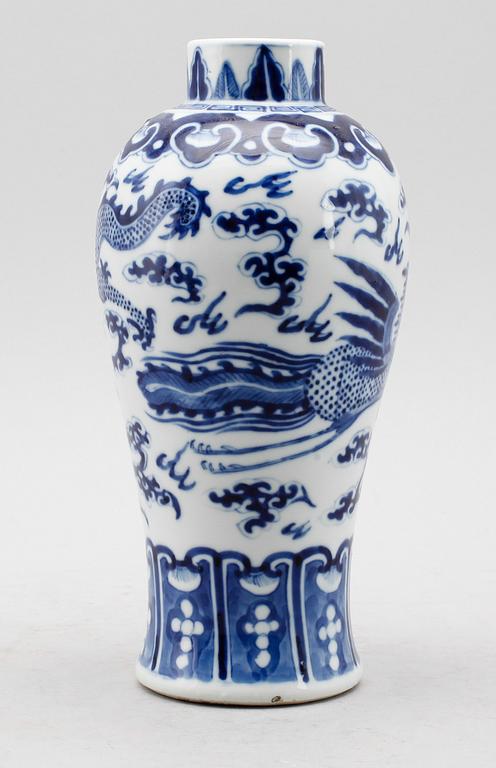VAS, porslin, Kina, 1800-/1900-tal.