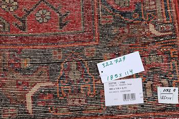A rug, Persian, Vintage Design, ca 185 x 114 cm.