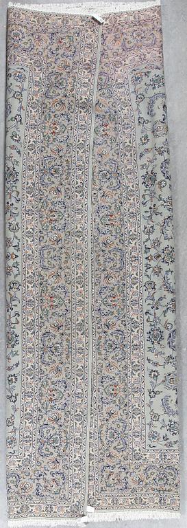 MATTA, Keshan, ca 375x270 cm.