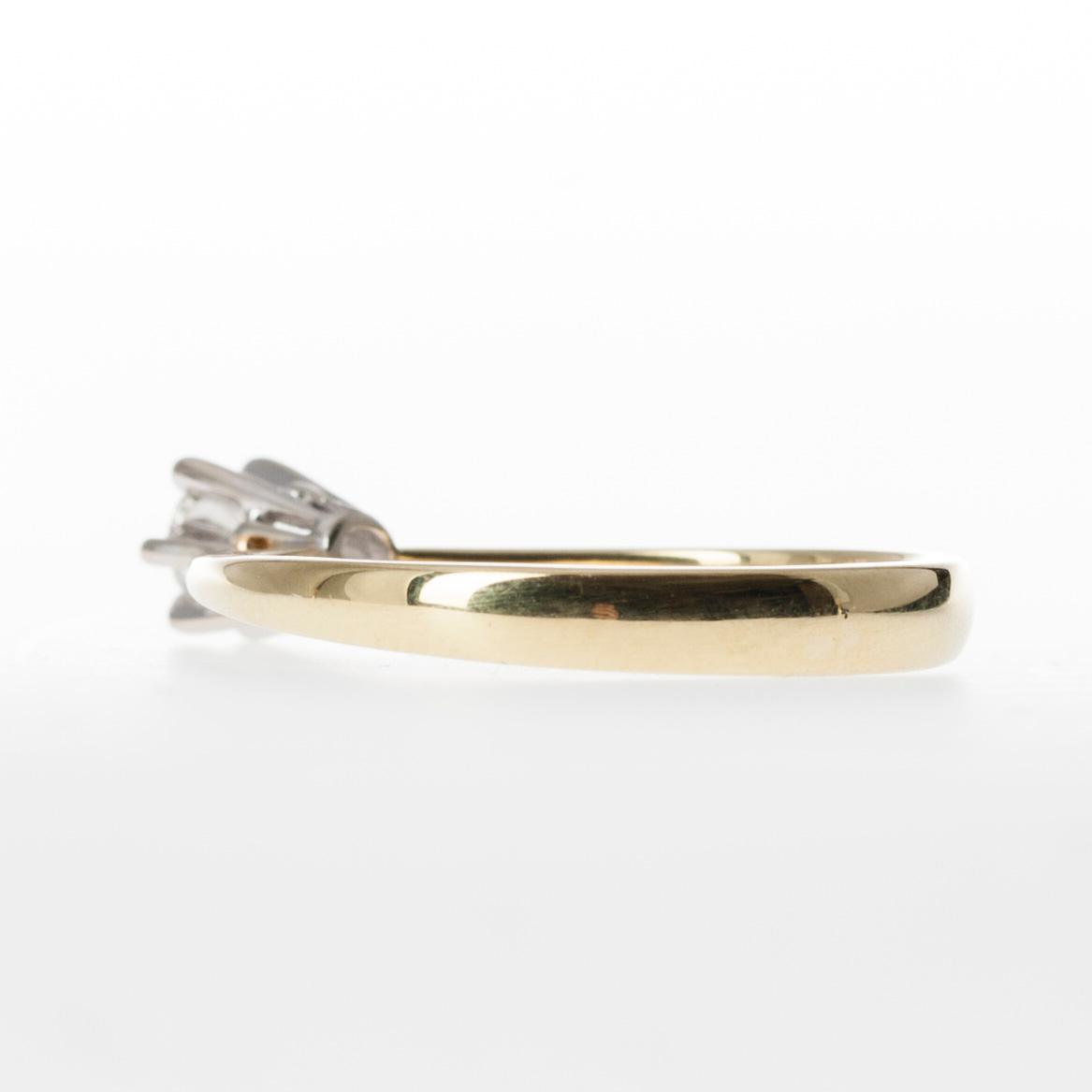 RING, 18K guld, briljantslipad diamant ca 0,20 ct. Vikt 2,7 g.