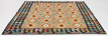A kilim carpet, ca 251 x 188 cm.