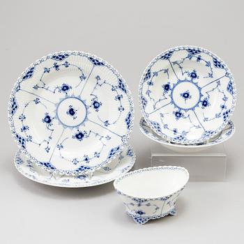 A lot of 103 pieces of "Musselmalet" porcelain, Royal Copenhagen.