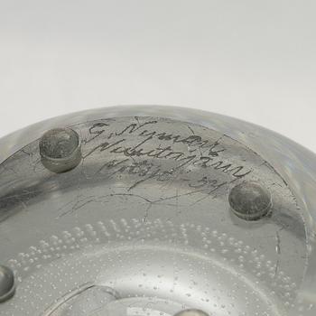 Gunnel Nyman, vas, modell "GN 17", signerad G. Nyman Nuutajärvi Notsjö -54. Formigiven 1947.