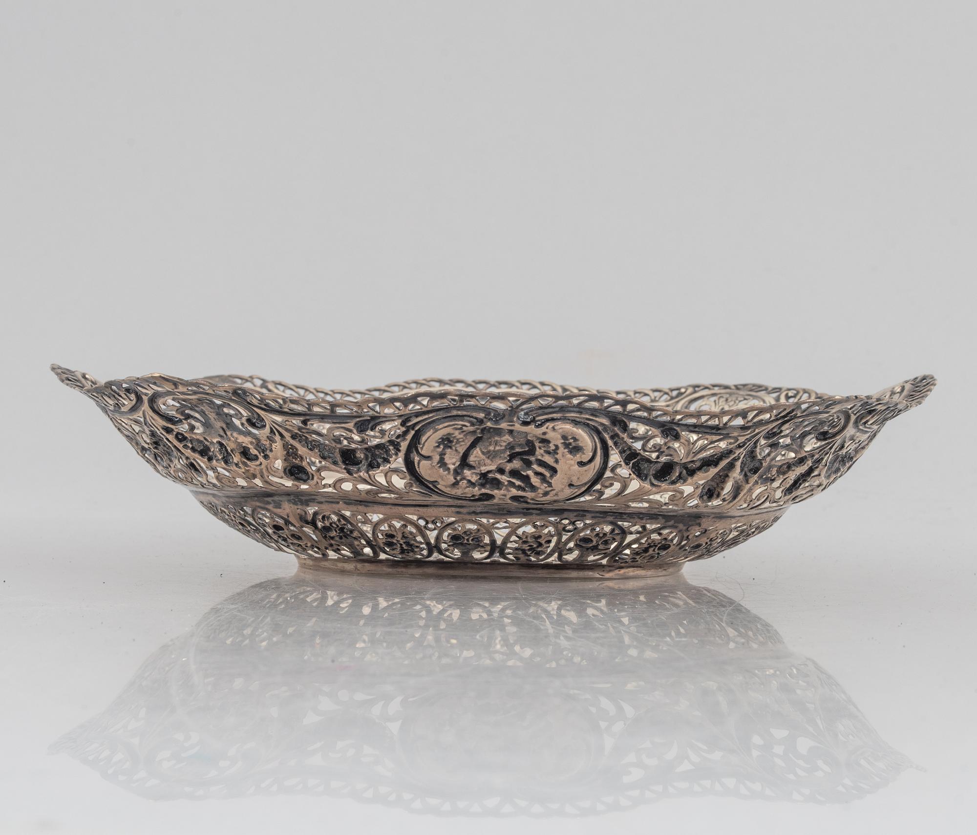 A silver 830 bread basket, Germany, circa 1900.