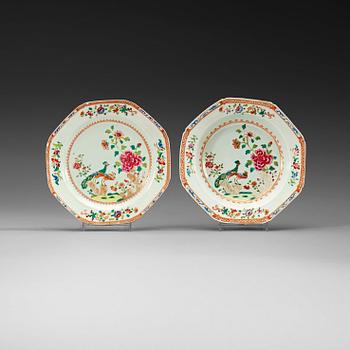 A set of four (2+2) 'double peacock' dishes, Qing dynasty, Qianlong (1736-95).