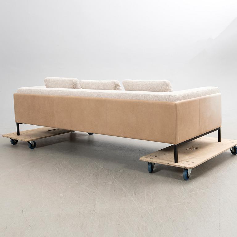 Sofa, Slettvoll, model "Zofi Sofa", modern production.