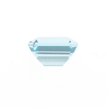 AN AQUAMARINE, emerald cut, 3.60 ct.