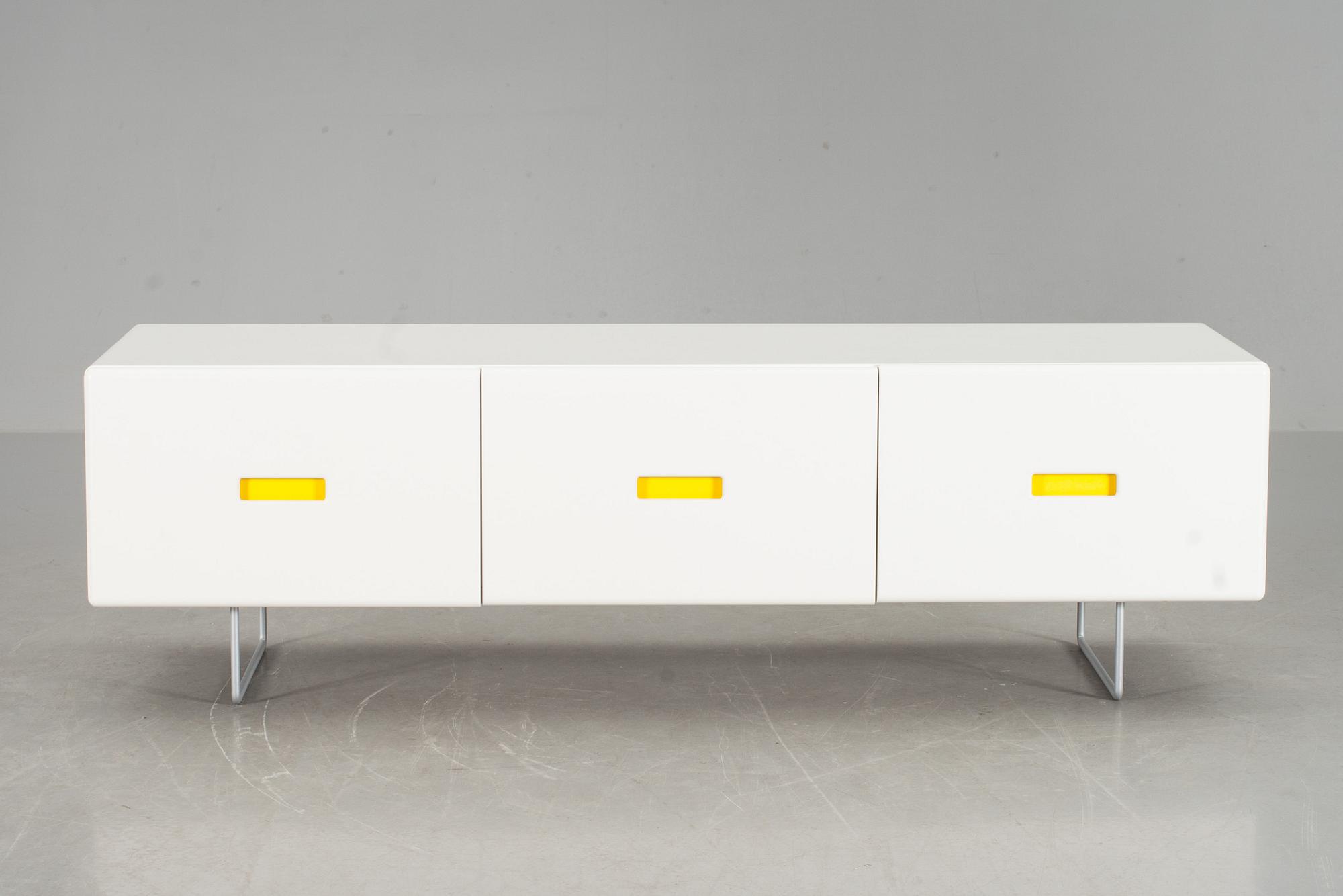 SIDEBOARD,  'Slapshot', Jonas Lindvall.