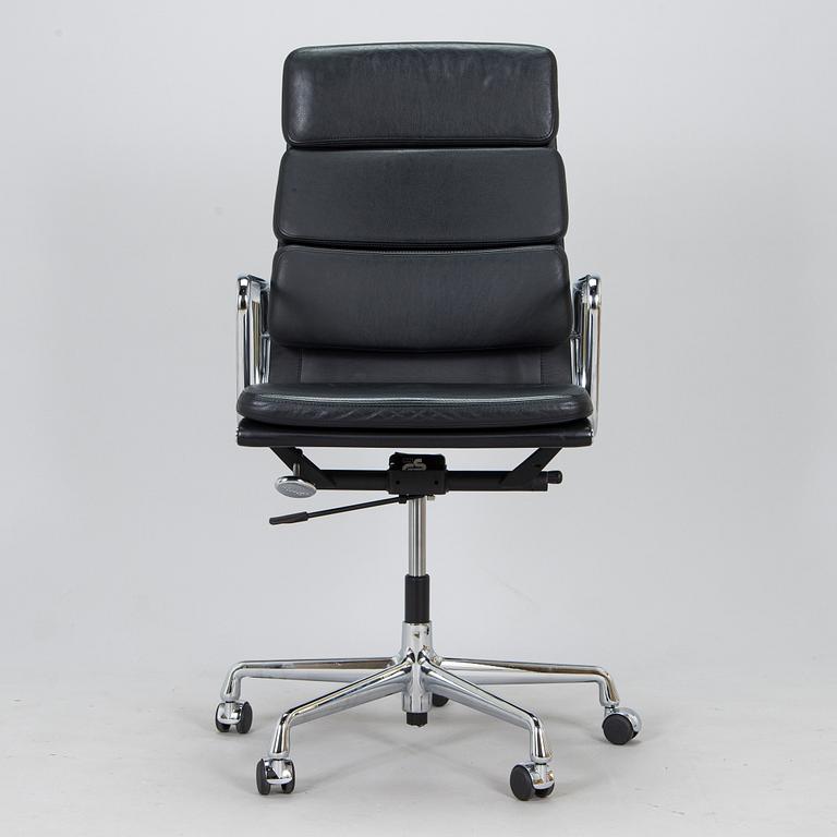 Charles & Ray Eames, a 21st Century "Soft Pad Chair EA 219, high backrest" office chair, Vitra.