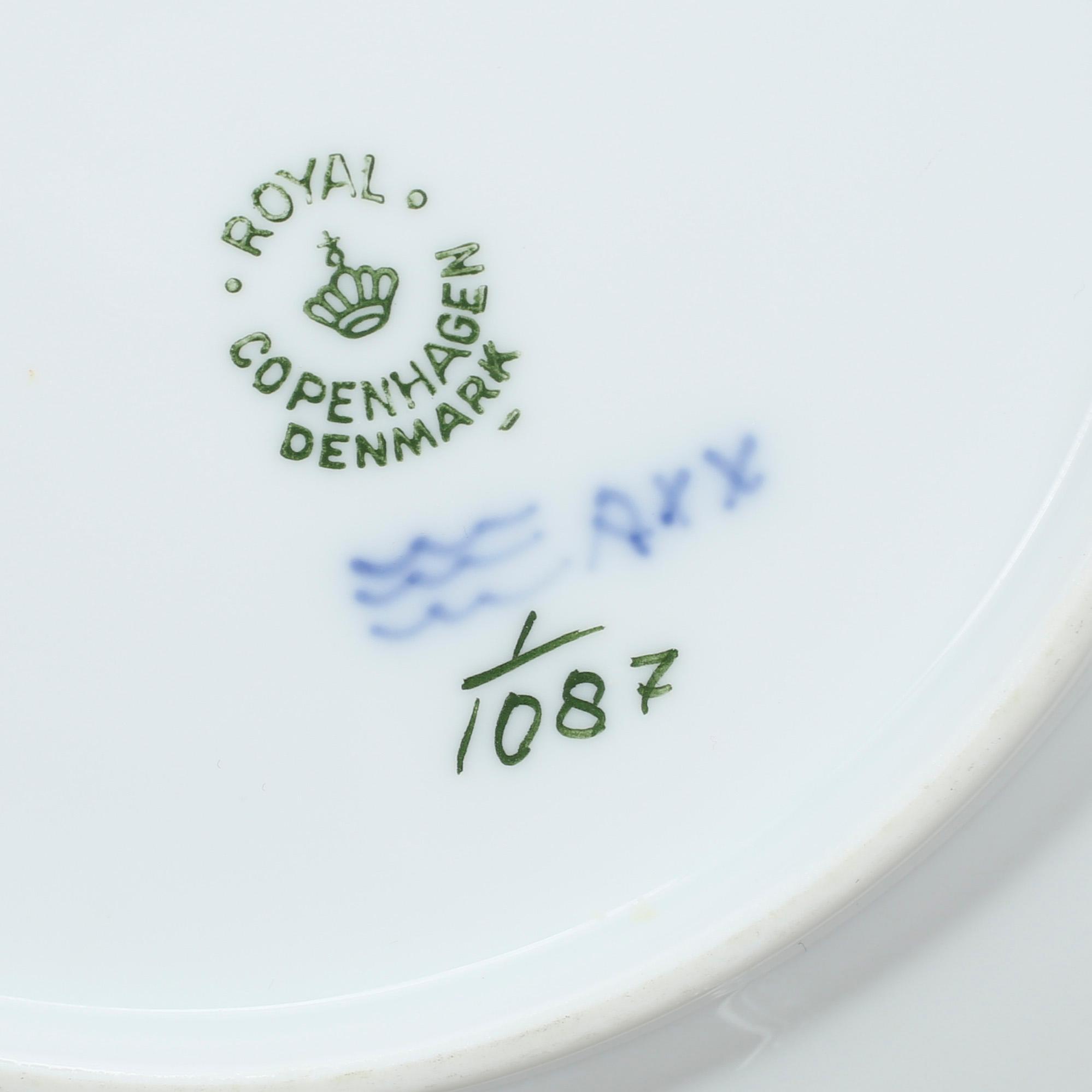 KAFFESERVIS, 22 delar, porslin, "Musselmalet", Royal Copenhagen, Danmark.