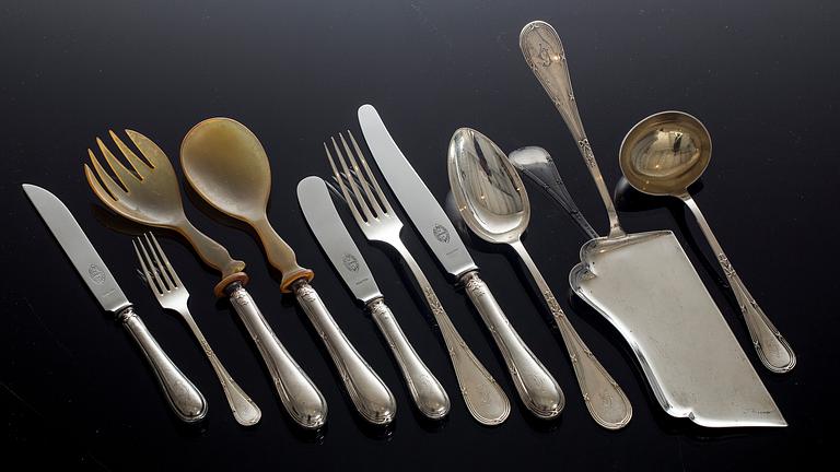 BESTICKUPPSÄTTNING, 74 delar, silver, "Rosen", C.G.H, 1900-talets första kvartal. Vikt ca 4,4 kg inkl stålblad.